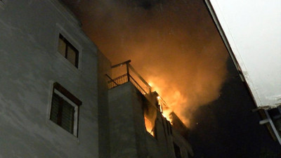 Kadıköy'de yangında mahsur kalan aile 3. kattan atladı: Acı haber