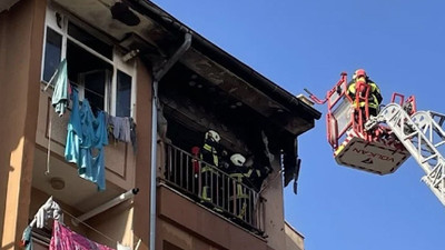 Kayseri'de bir kişi oturduğu evi ateşe verdi