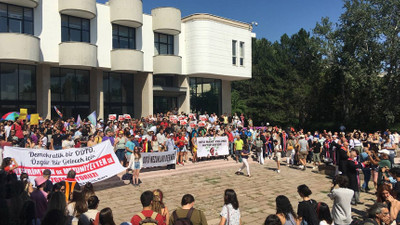 ODTÜ'de rektörlük binası önünde yapılan protestolar yasaklandı