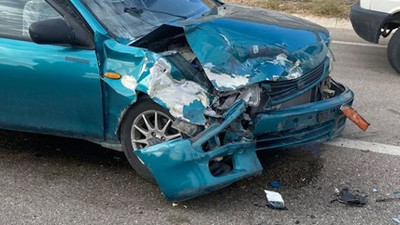 Babasının otomobilini sollamak isterken kaza yaptı: 6 yaralı