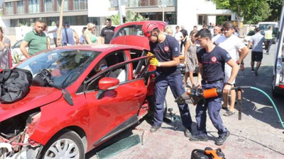 Antalyasporlu Naldo’nun ailesi Antalya’da kaza geçirdi: 5 yaralı