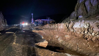 Aksaray ve Kayseri'de sel: Yollar çöktü