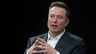 Elon Musk uyardı: Yapay zeka insanlık için en acil risk