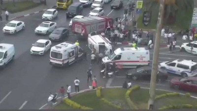Vatan Caddesi'nde kaza: Ambulans devrildi