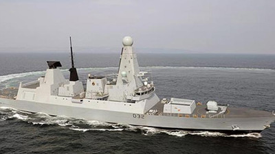 Kanada savaş gemisi, Çin askeri savaş gemisiyle karşı karşıya geldi