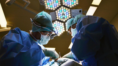 İstanbul'da 'sahte doktor' skandalı: Başkasının bilgilerini kullanarak ameliyatlar yaptı