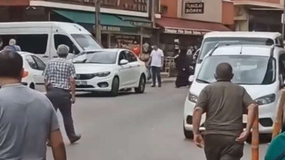İstanbul'da bir şahıs, yeğenlerinin bulunduğu otomobile kurşun yağdırdı