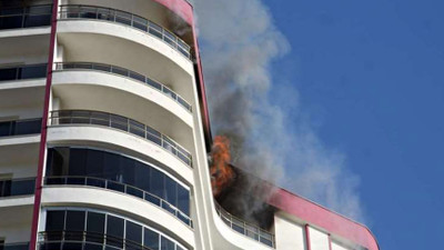 Mersin'de 18 katlı binada yangın