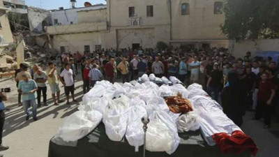 Gazze'de insanlık dramı: Kimliği tespit edilemeyen parçalanmış cenazeler toplu mezarlara defnediliyor