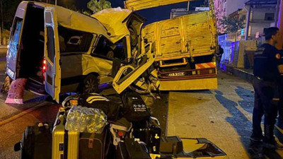 Antalya'da feci kaza: 2 ölü, 9 yaralı