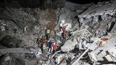 İsrail'in Gazze'deki tarihi kiliseye saldırısında ölü sayısı yükseldi