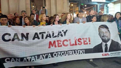 Avukatlar, Can Atalay için İstanbul Barosu önünde toplandı: Özgürlüğüne kavuşması gerekiyor