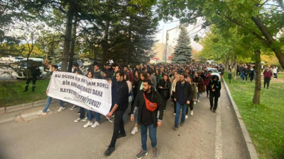 Anadolu Üniversiteliler, intihar eden öğrenci için yürüdü