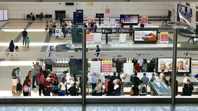 Antalya Havalimanı'nda uçuşlar geçici olarak durduruldu