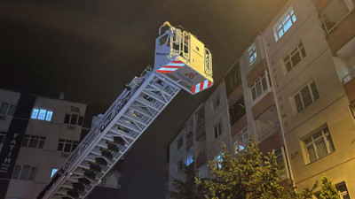 Kayseri'de apartman yangını çıktı, mahsur kalan 8 kişiyi itfaiye kurtardı
