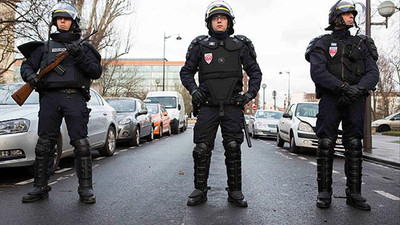 Fransa'da polis, 'Allahu Ekber' diye bağıran kadını vurdu