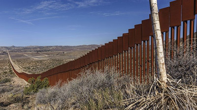 Biden, Meksika sınırına duvar inşasına onay verdi
