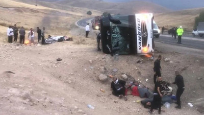 Sivas’ta yolcu otobüsü kazası: 7 kişi öldü, 30 kişi yaralandı 