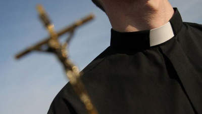 4 çocuğa cinsel istismarda bulunan rahip tutuklandı