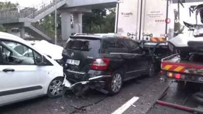 İstanbul'da 'TOMA' kazası: 13 araç birbirine girdi