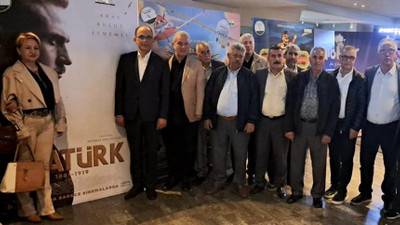 Bornova'da muhtarlar Atatürk filminde buluştu 