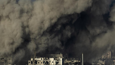 İsrail ordusu, Gazze'de yerinden edilen sivillerin sığındığı okulu bombaladı