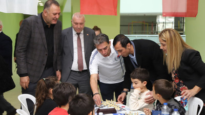 Kartal Belediyesi 10 Kasım Atatürk Kupası Satranç Turnuvası’nda hamleler yarıştı
