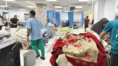 İsrail ordusu, Gazze'deki Şifa Hastanesi'ni boşaltıyor