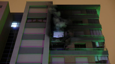11 katlı apartmanda yangın çıktı, eski bakanın annesi hastaneye kaldırıldı
