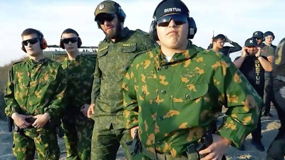Çeçenistan lideri Kadirov, 15 yaşındaki oğlunu koruması yaptı