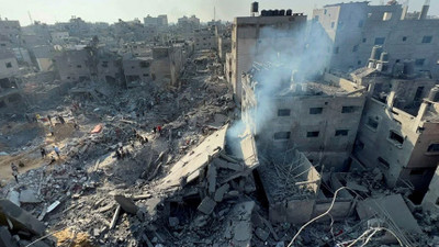 İsrail ordusu, Gazze Şeridi’ni ikiye bölerek, kenti tamamen kuşattıklarını açıkladı