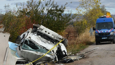 Afyonkarahisar'da korkunç kaza: 2 ölü 3 yaralı