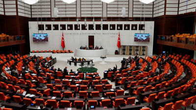 Meclis'te 'Bahçeli' gerginliği çıktı, Sırrı Süreyya Önder birleşime ara verdi