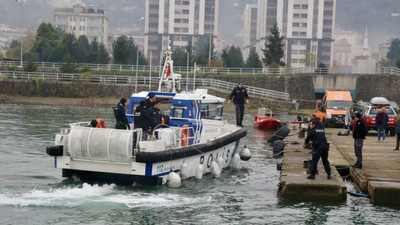 Trabzon'da dalgalara kapılan öğrenciler aranıyor