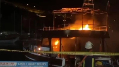 Antalya'da teknesi alev alan şahıs yanarak öldü