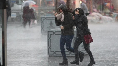 Tunç Soyer İzmir için yağış uyarısında bulundu, saat verdi