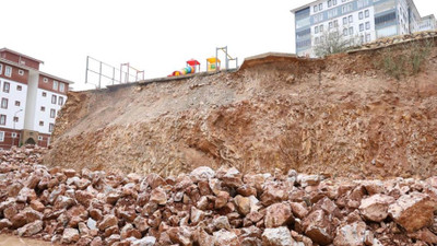 Elazığ'da sağanak etkili oldu: İstinat duvarı çöktü