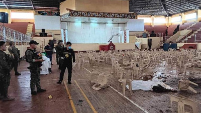 Katolik ayinine bombalı saldırı düzenlendi: Ölü ve yaralılar var