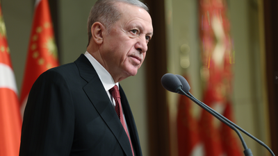Erdoğan seçim mesaisinde: AK Parti İstanbul İl Başkanlığı'nı ziyaret etti