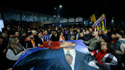Seferleri sabaha kadar devam eden İstanbul metrolarında 'Parla' çaldı