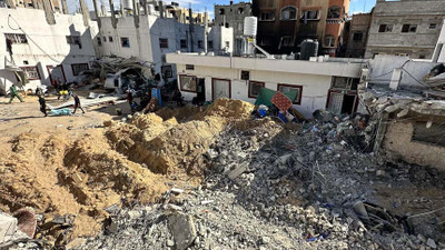 İsrail’in saldırdığı Kemal Advan Hastanesi'ndeki yıkım ortaya çıktı: Kediler cesetleri yiyor