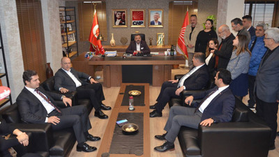 Cemil Tugay, CHP İzmir İl Başkanlığı'nı ziyaret etti