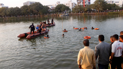 Hindistan’da tekne alabora oldu: 12’si çocuk 14 kişi öldü