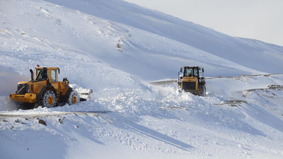Sivas'ta kar ve tipi: 158 köy yolu ulaşıma kapandı