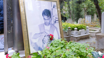 Gazeteci Metin Göktepe, mezarı başında anılacak