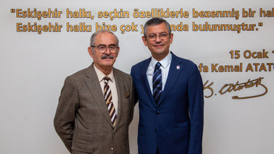 CHP lideri Özel'den Yılmaz Büyükerşen'e teşekkür