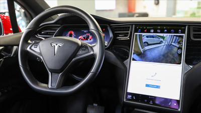 Tesla, yaklaşık 200 bin aracını geri çağırıyor