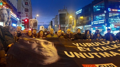 Kadıköy'de Uğur Mumcu yürüyüşü: Türkiye laiktir laik kalacak