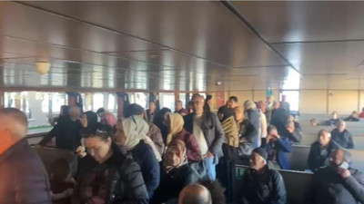 Eminönü-Üsküdar vapurunda yolcular mahsur kaldı