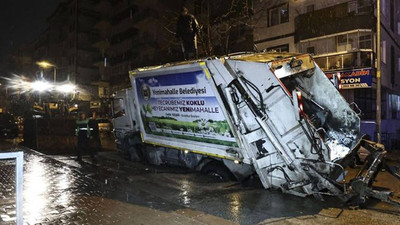 Ankara’da şiddetli yağış: Yol çöktü, çöp kamyonu sıkıştı